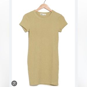 Elodie textured sage green tee dress size m